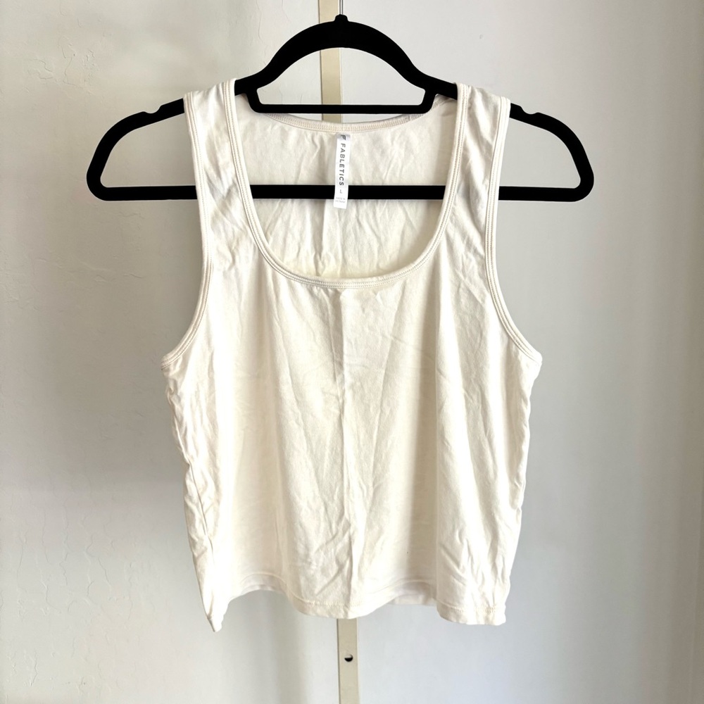 Fabletics Britt Casual Cropped Tank in Cream, Large